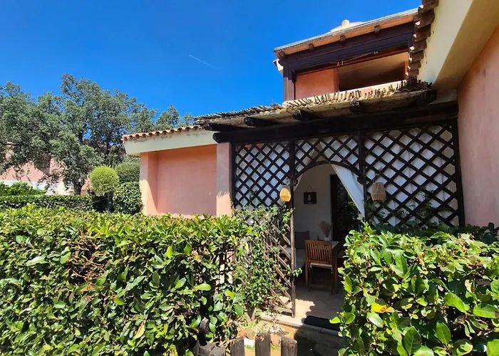 La Bougainville Garden & Pool * Murta Maria